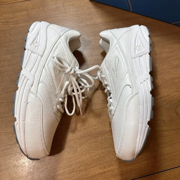 Brooks Addiction Walker Shoes Mens Size 9.5 White Leather Walking 2E Wide
